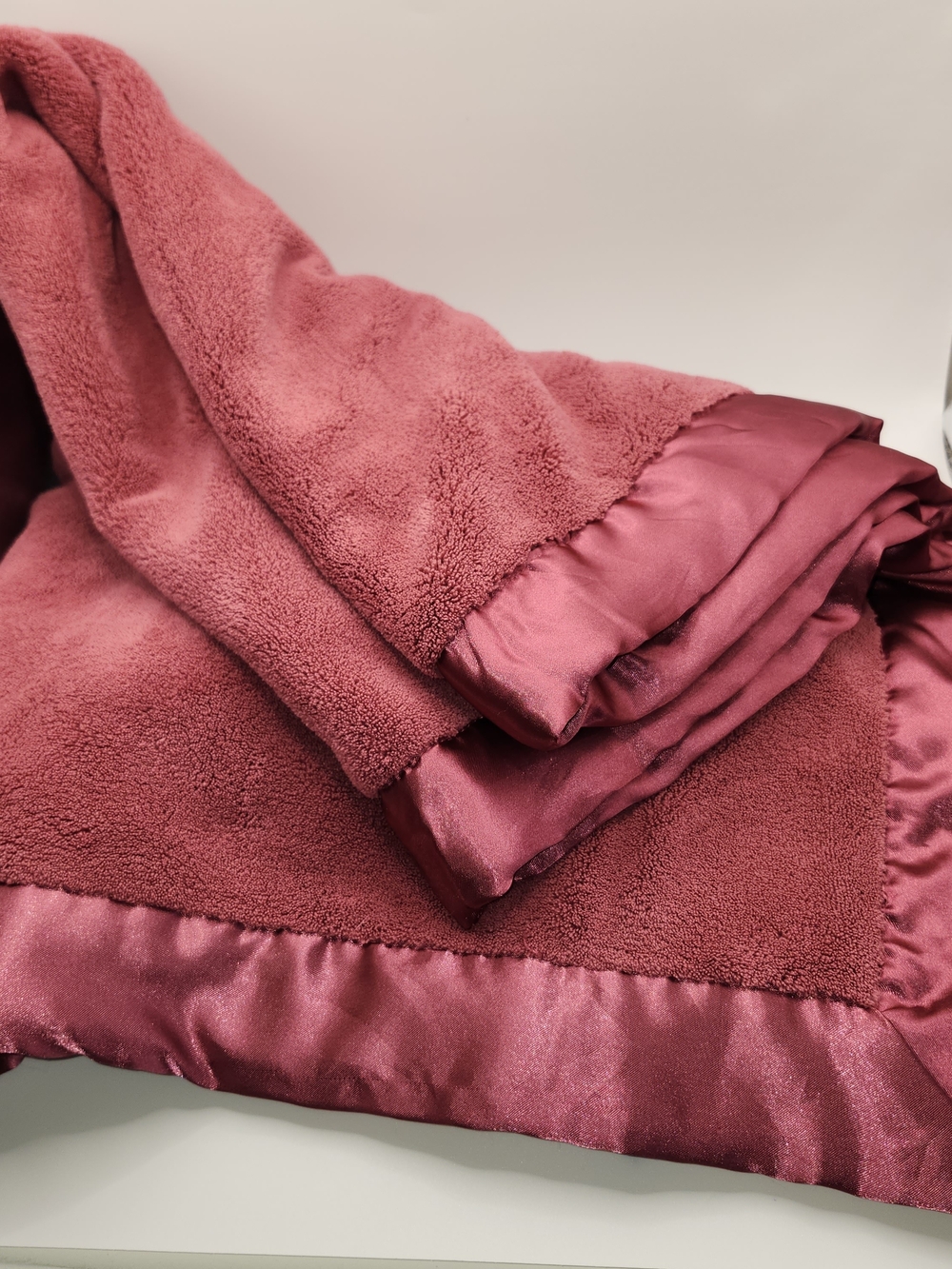 VTG Y2K Babies R Us Koala Baby RASPBERRY Fleece Blanket Thick Plush Satin Trim